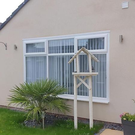 Near Liverpool Double Bedroom Hideaway Wirral Bagian luar foto